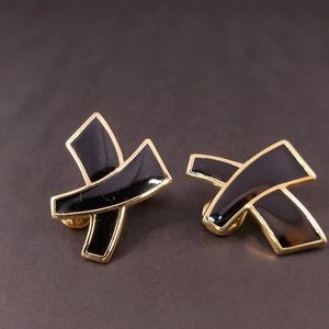 DEADSTOCK TRUE VINTAGE Monet CLIP-ON earrings